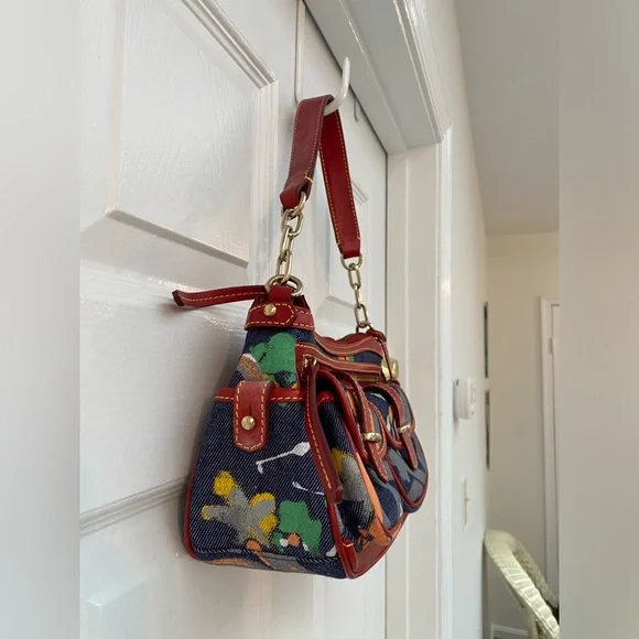 Vintage Dooney & Bourke RARE Red Paint-splash Small Banana Baguette Bag NWOT - Picture 3 of 16